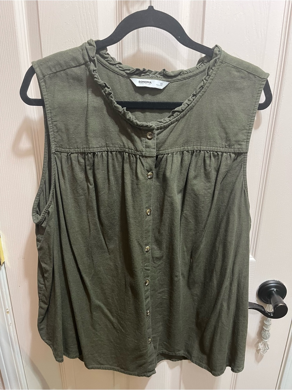 Sonoma Olive Green Sleeveless Ruffle-Trim Button Front Blouse